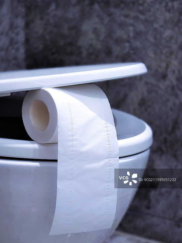 抽水马桶卫生卷纸图片素材