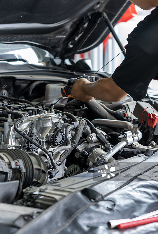 汽车发动机维修场景图片素材