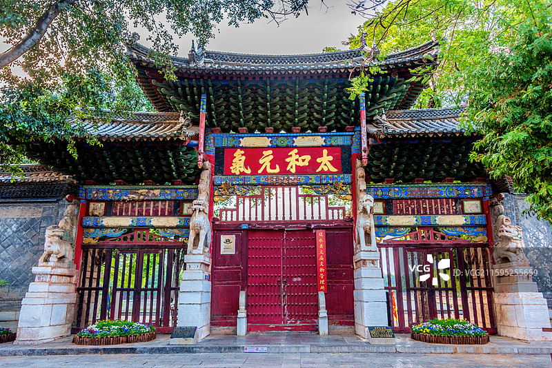 中国云南红河建水古城建水文庙太和元气牌坊图片素材