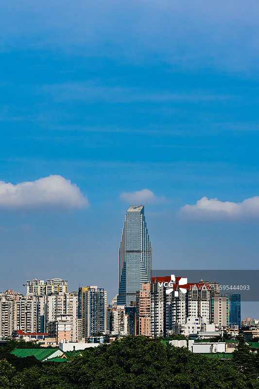 九月的最后一天，阳光明媚的早晨……图片素材