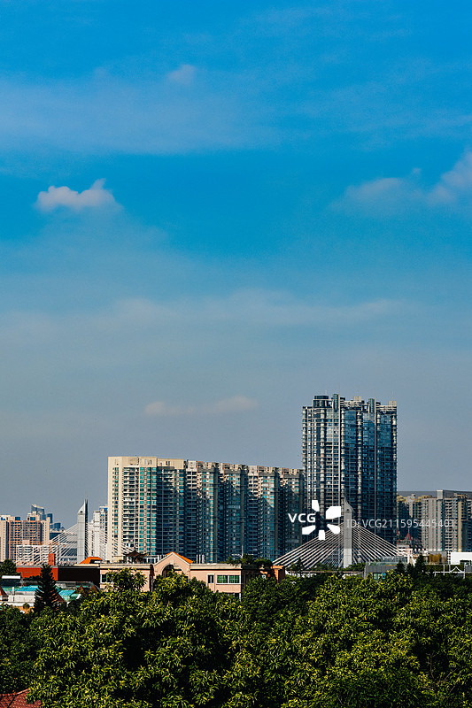 九月的最后一天，阳光明媚的早晨……图片素材