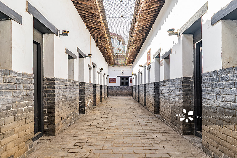 中国山西临汾洪洞县旅游景区，省重点文物保护单位明代监狱大理石苏三监狱，户外白昼雕像图像摄影图片素材