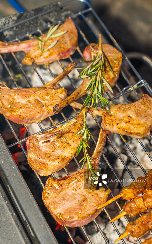 烧烤生蚝羊排羊肉串鱿鱼图片素材