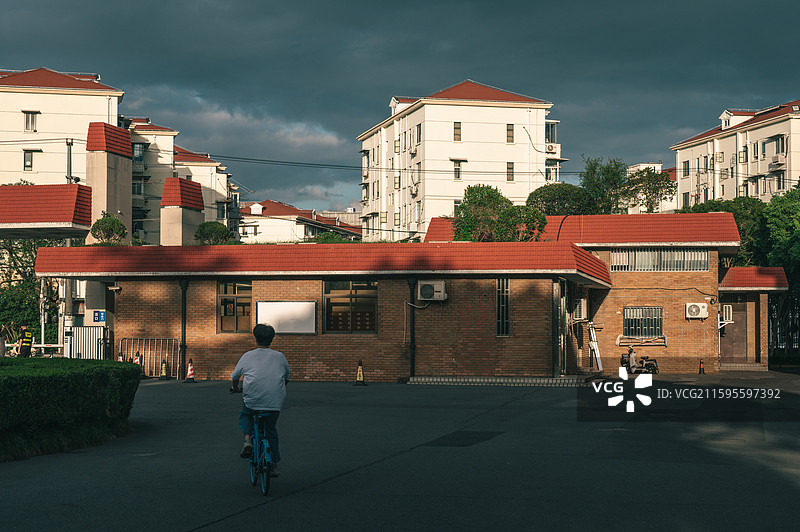 镜头下的上海财经大学图片素材