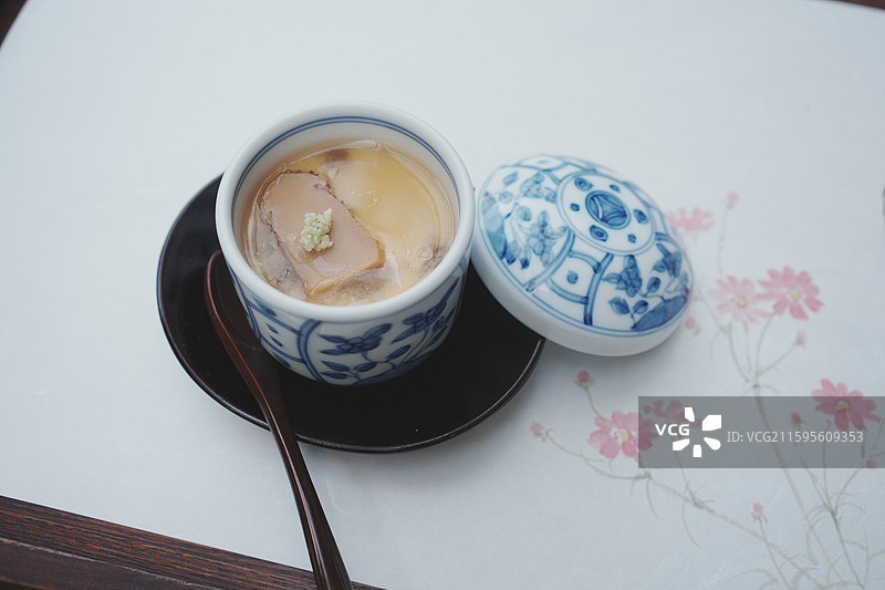 日本箱根川床和牛寿喜烧图片素材