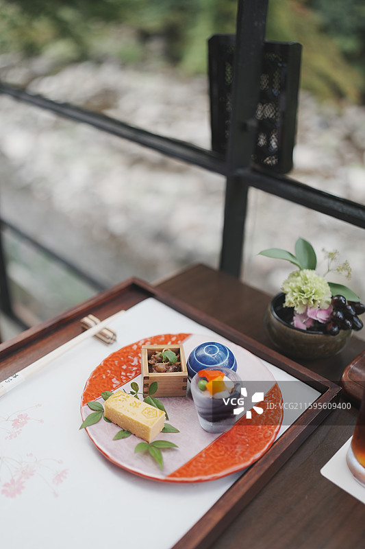 日本箱根川床和牛寿喜烧图片素材