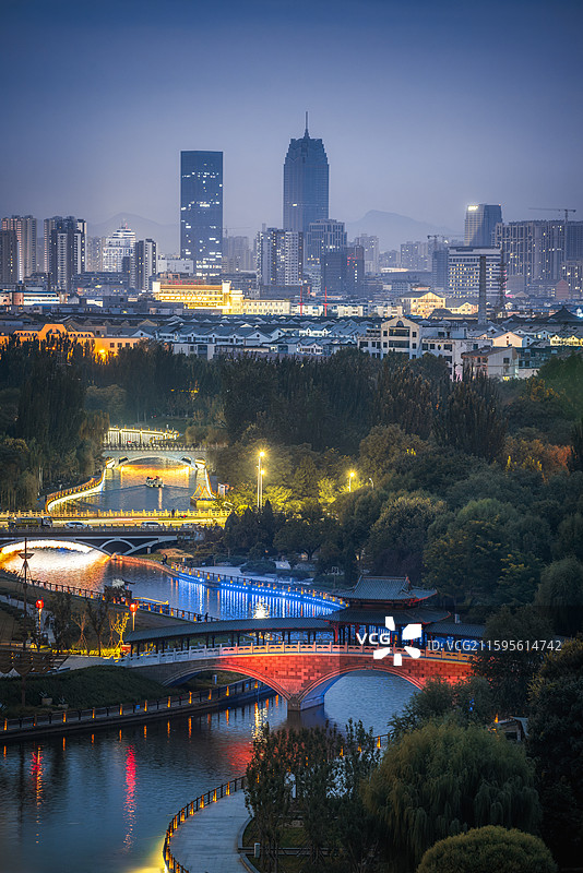 保定府河公园与万博广场同框图片素材