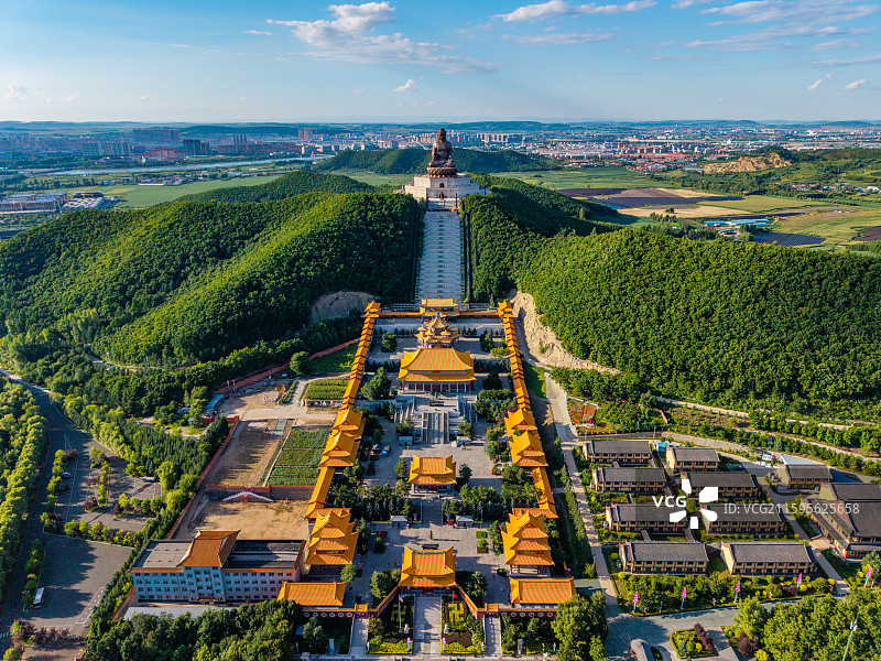 中国吉林省延边朝鲜族自治州敦化市六鼎山文化旅游区-世界第一高释迦牟尼金鼎大佛夏季高视角航拍大图图片素材