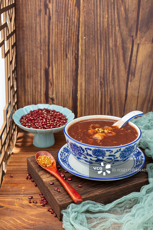 传统美味红豆桂花酒酿小元宵图片素材