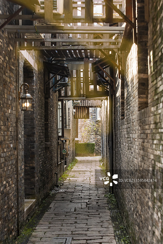 镇江润州区西津渡旧城区民居小巷光影图片素材