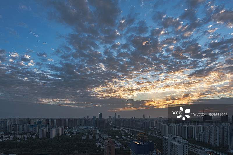 西安南三环落日火烧云图片素材