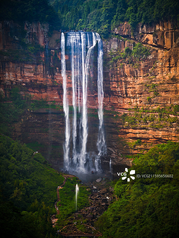 四面山望乡台瀑布图片素材