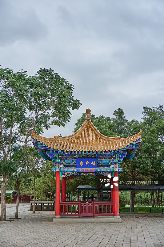 甘肃武威鸠摩罗什寺井亭图片素材