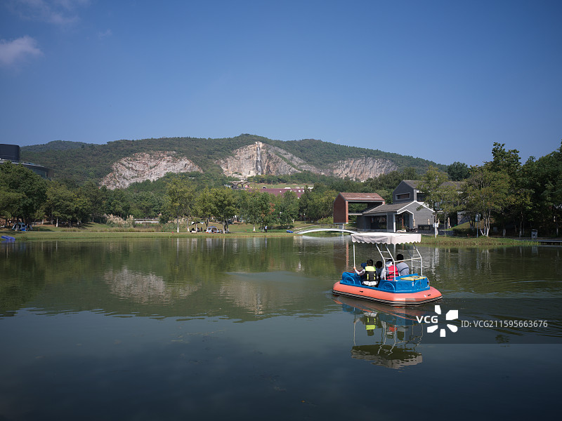 南京汤山矿坑公园·粉黛花海·粉黛乱子草图片素材