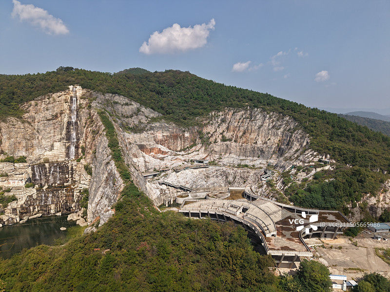 南京汤山矿坑公园·粉黛花海·粉黛乱子草图片素材