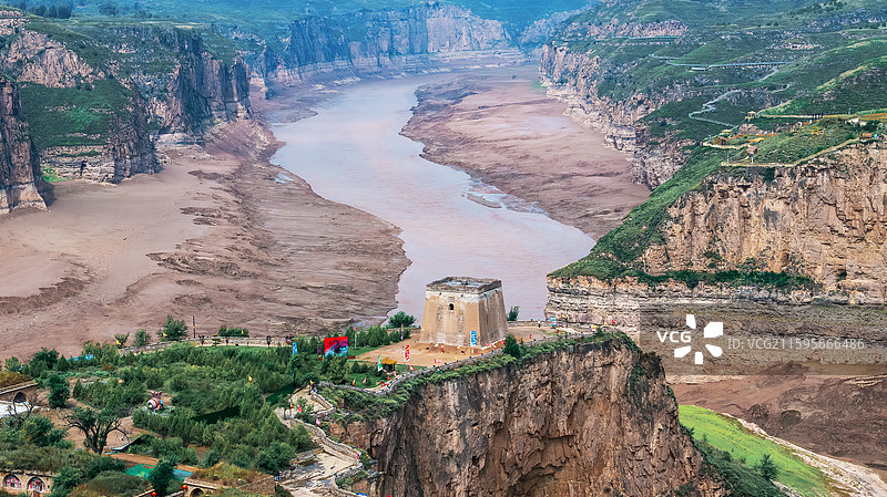 山西老牛湾堡与黄河同框。老牛湾堡是明长城山西段重要关堡，位于忻州市偏关县老牛湾村，为国家4A级景区。图片素材