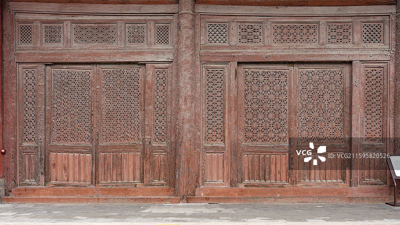 朔州崇福寺弥陀殿门窗窗花特写图片素材