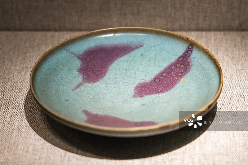 钧窑天蓝釉彩斑瓷盘（宋代）河南博物院藏 遂平县出土图片素材
