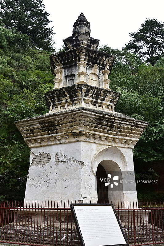 山西省忻州市五台山古建筑佛光寺祖师塔图片素材