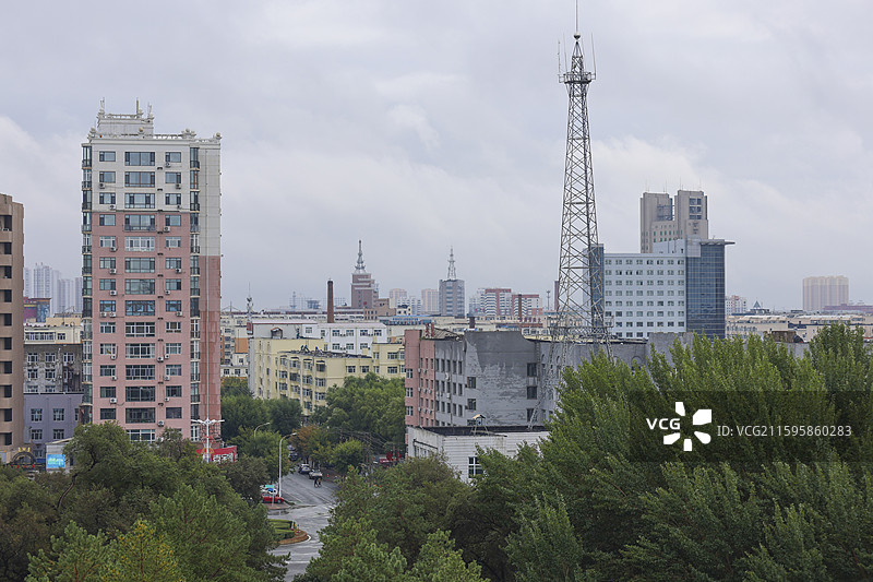 清政府营造最早的公园齐齐哈尔市龙沙公园望江楼看齐齐哈尔城市天际线城市风光图片素材