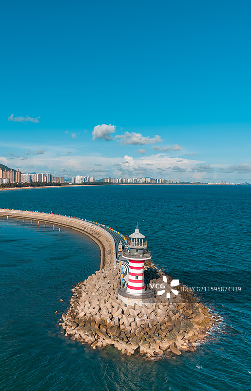 中国海南陵水清水湾自由灯塔海景航拍图图片素材