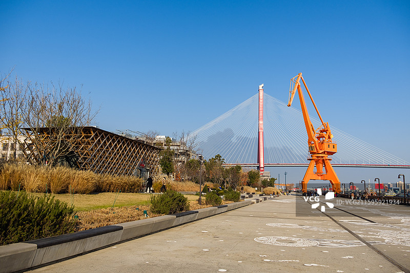 秋天的上海大吊车图片素材