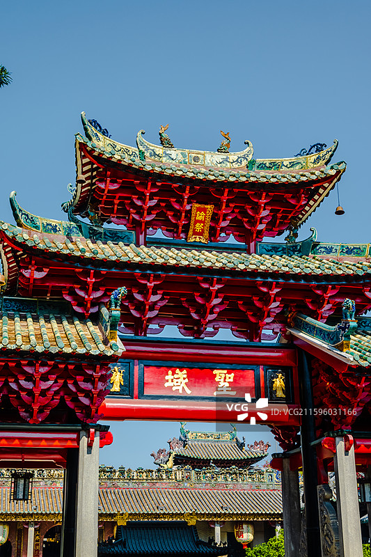 祖庙灵应祠深幽，黑漆金箔溯神威图片素材