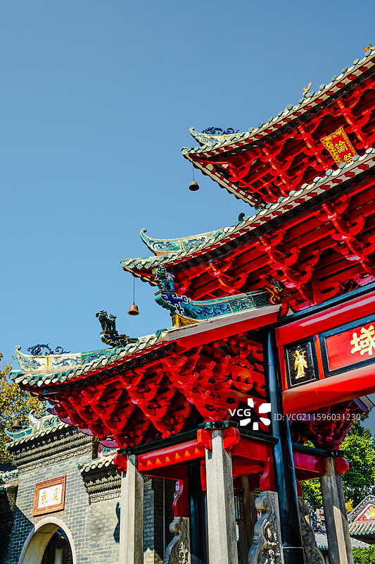 祖庙灵应祠深幽，黑漆金箔溯神威图片素材