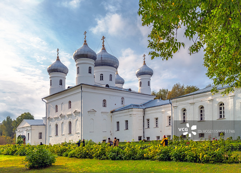 尤里耶夫修道院的银顶教堂图片素材