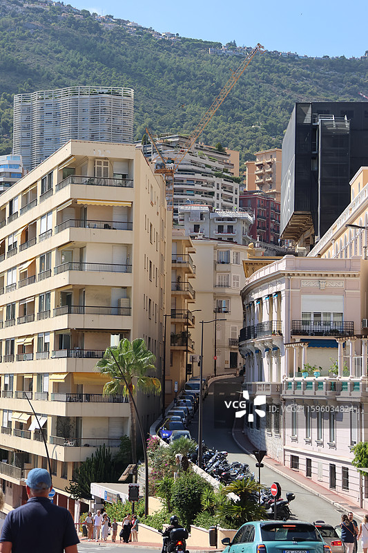 摩纳哥全景：蒙特卡洛赌场、摩纳哥王宫瞰老城，F1 赛道穿街巷，拉沃托海滩映港口，圣尼古拉斯教堂与游艇图片素材