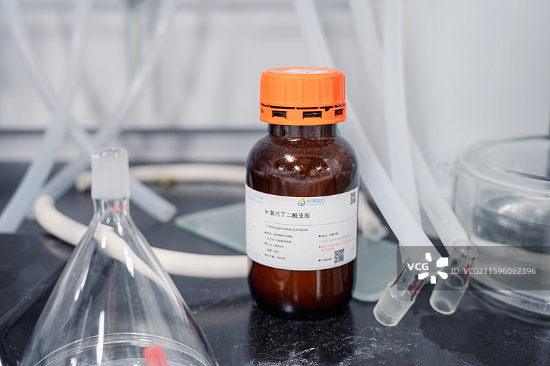 化学试剂N-氯代丁二酰亚胺图片素材