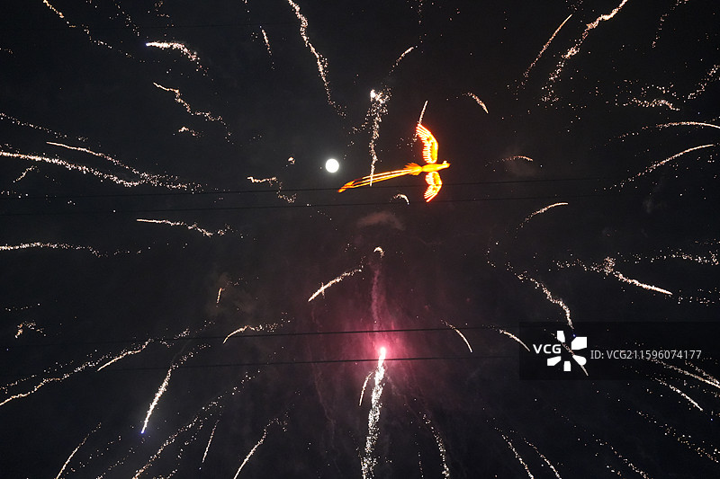 潮州市潮安区金东村 中秋节烧火窑 烟花 飞天龙凤图片素材