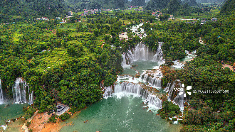 崇左德天瀑布明仕田园图片素材