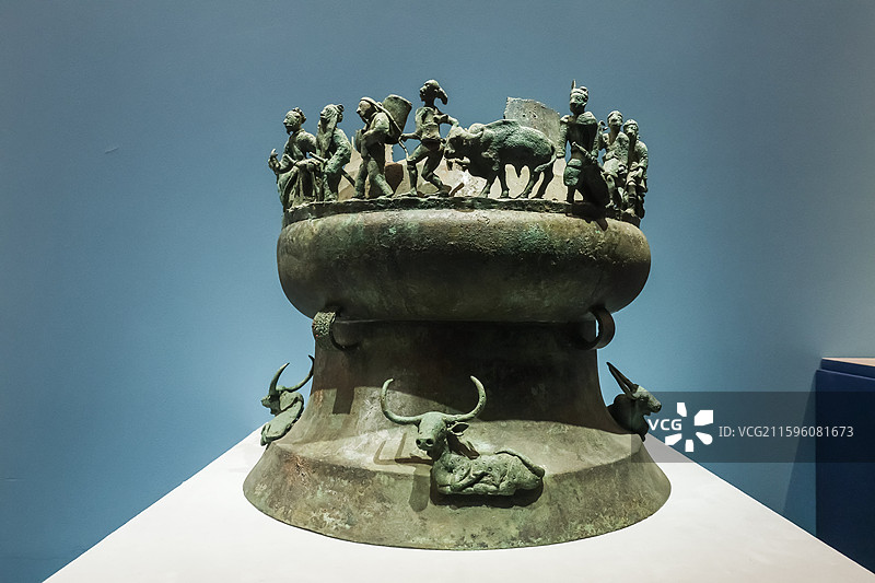 中国国家博物馆贡纳场面贮贝器西汉公元前202-公元8年1955-1960年云南晋宁石寨山古墓群出土图片素材