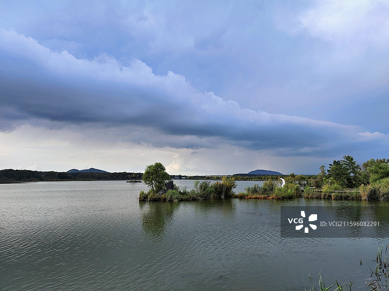 黑龙江省黑河市五大连池市，五大连池风景区内的北饮泉景区（北药泉）图片素材