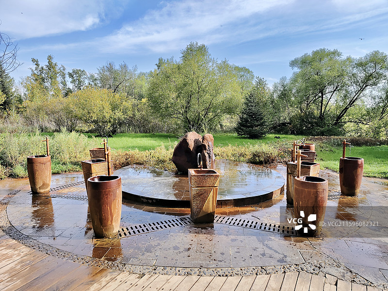黑龙江省黑河市五大连池市，五大连池风景区内的北饮泉景区（北药泉）图片素材