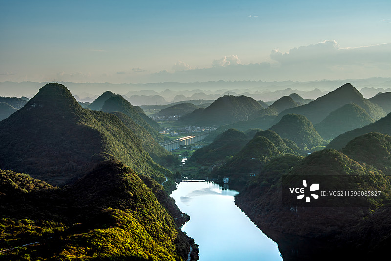 万峰顶图片素材