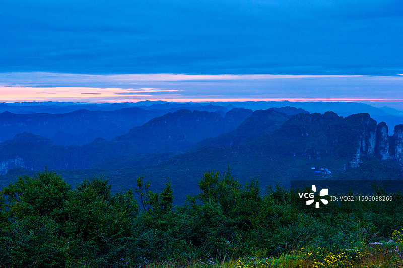 俯视角，太行山十字岭周边的连绵群山图片素材