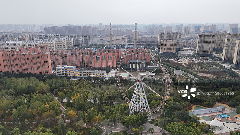 呼和浩新城区阿尔泰游乐园摩天轮图片素材