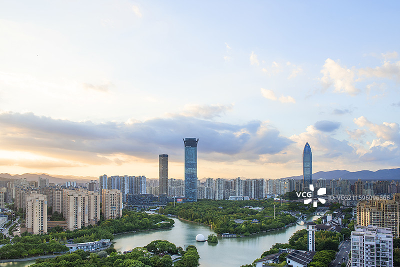 温州 温州世贸大厦地标建筑 夕阳下的温州地标建筑 温州城市风光 温州南塘河 温州白鹿洲公园图片素材