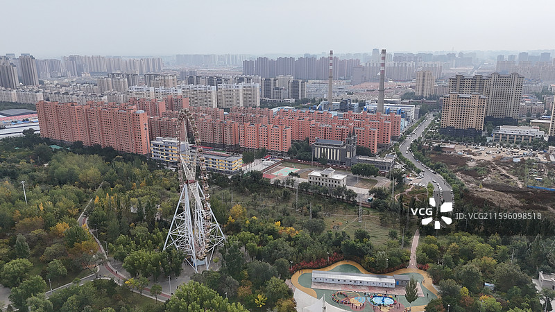呼和浩新城区阿尔泰游乐园摩天轮图片素材