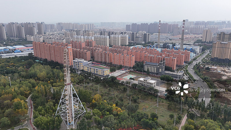 呼和浩新城区阿尔泰游乐园摩天轮图片素材