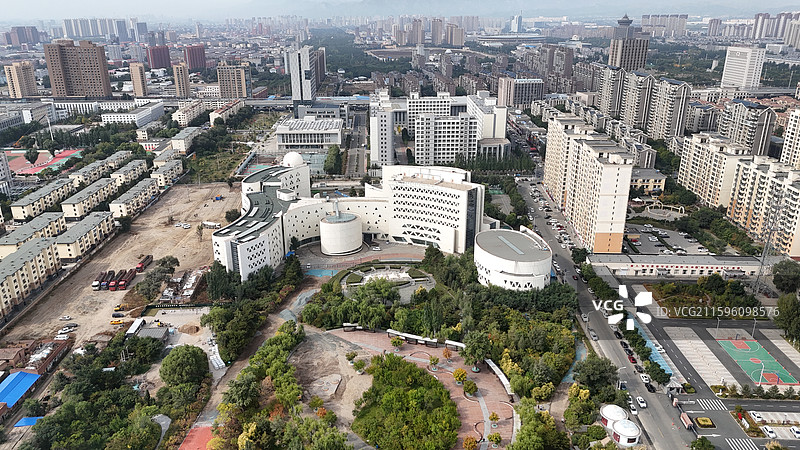 呼和浩特新城区阿尔泰游乐园附近城市风光图片素材