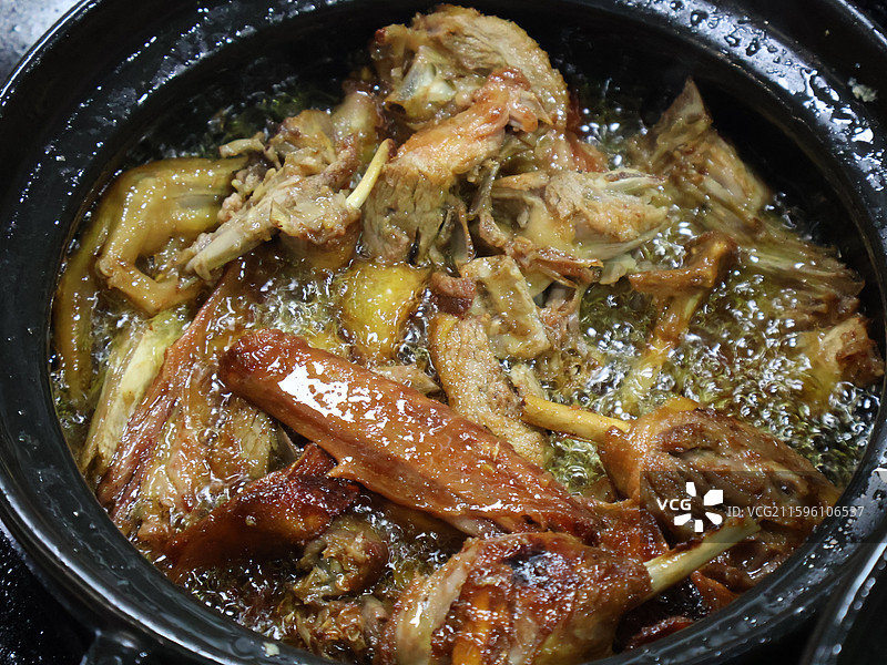 新鲜出锅的姜母鸭图片素材