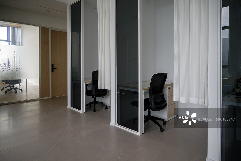 现代简约办公室隔间设计图片素材