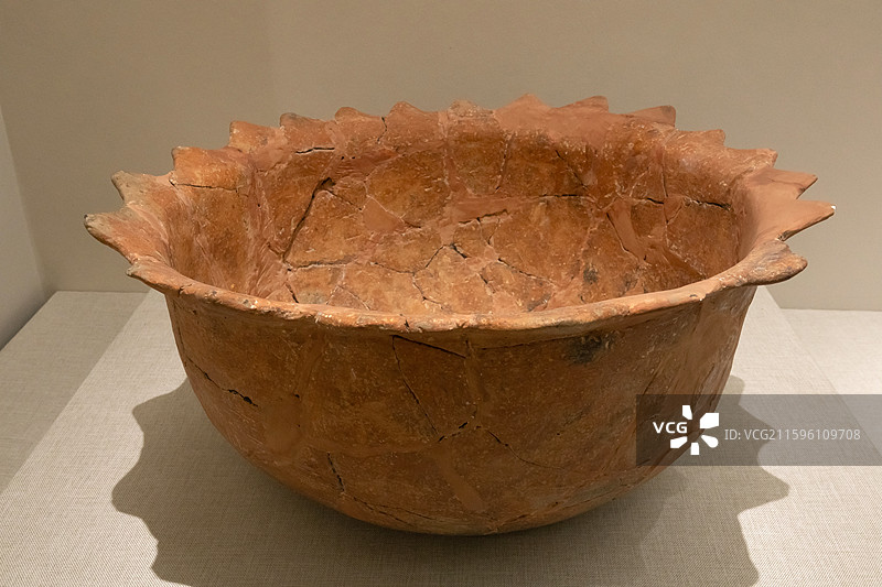 湖北省博物馆陶花边盆新石器时期城背溪文化距今7500-6800年1984年湖北省宜昌市枝城北遗址出土图片素材