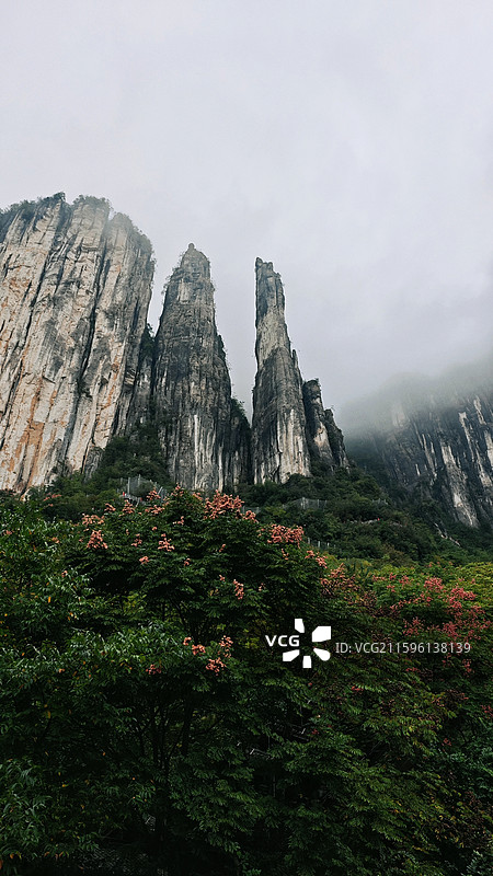恩施大峡谷七星寨喀斯特地貌云海图片素材