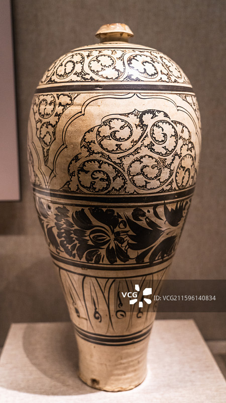 白地黑花瓷梅瓶（宋代）河南博物院藏 1985年镇平县出土图片素材