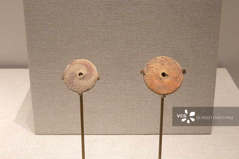 湖北省博物馆彩陶纺轮新石器时期石家河文化距今4500-4200年2007年湖北天门市石家河遗址出土图片素材