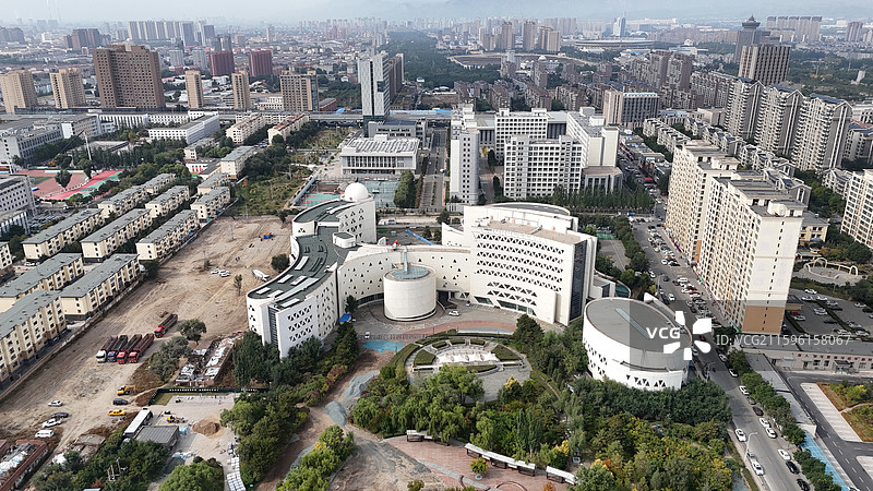 呼和浩特新城区阿尔泰游乐园附近城市风光图片素材